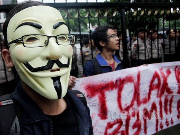 Kantor Jero Wacik Jadi Sasaran Pendemo