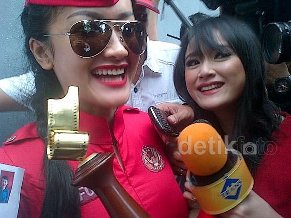 Julia Perez Akhirnya Bebas