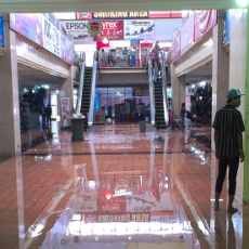 Diguyur Hujan Sejak Pagi, Hitech Mall Sempat Digenangi Air