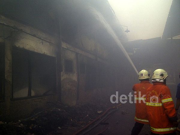 Si Jago Merah Lalap Pabrik Spare Part di Buntaran