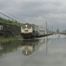 Rel KA Porong Banjir, Mutiara Timur Banyuwangi-Surabaya Tertahan 4 Jam