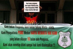 Sejumlah pemain PSMS menuntut kejelasan terkait gaji yang 10 bulan belum dibayarkan.
