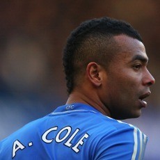 Kedapatan Merokok, Ashley Cole Bisa Disanksi Mourinho