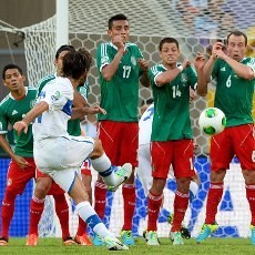 Italia Kalahkan Meksiko 2-1