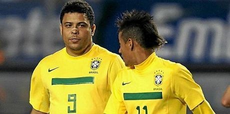 Ronaldo: Sedikit Telat, tapi Barca Bagus untuk Neymar