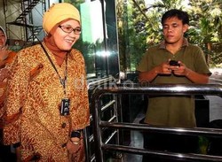 Diperiksa KPK, Sekjen DPR Ditanya Soal Kaitan Luthfi dan Maria Elisabeth