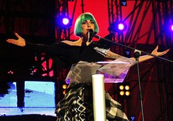 Produser Lady Gaga Ungkap Album Baru Akan Lebih Eksperimental