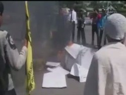 Mahasiswa Adu Jotos dengan Polisi