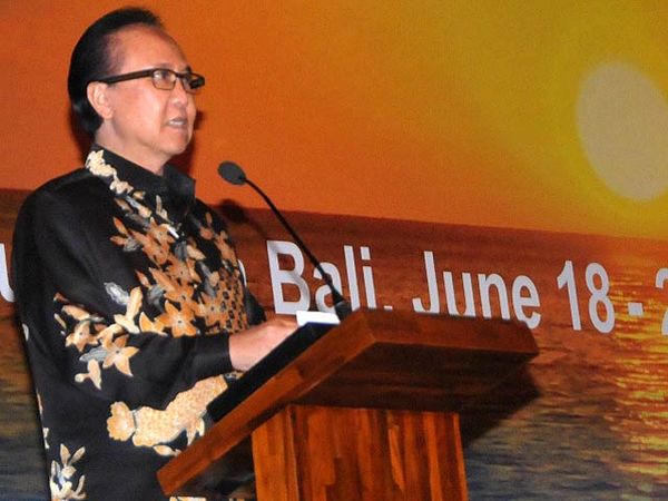 Cicip Sutardjo Buka Konferensi ACOFB