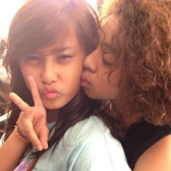 Foto Mesra Bareng Cewek, Bastian Coboy Junior Iseng?