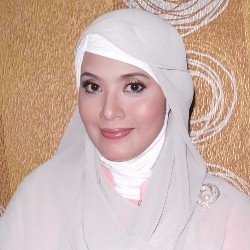 Ternyata Ully Pintar Meramal