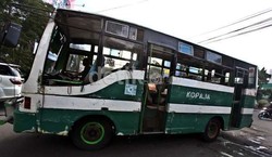 Jokowi Soal Kopaja: Ini Mobil atau Gerobak? Ngeremnya Pakai Doa