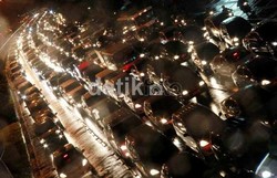 Ada Perbaikan Jalan, Tol Cawang Arah Bekasi Macet 6 KM