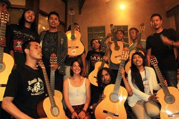 1000 Gitar Untuk Anak Indonesia di Bali