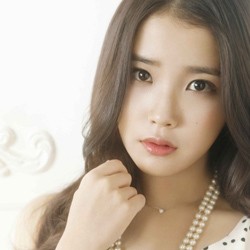 IU Undur Tanggal Comeback