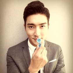 5 Foto Unik di Twitter Siwon SuJu