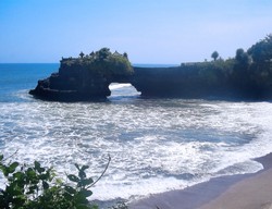 Pantai Batu Bolong