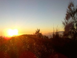 Sunrise di Pananjakan yang Bikin Gregetan