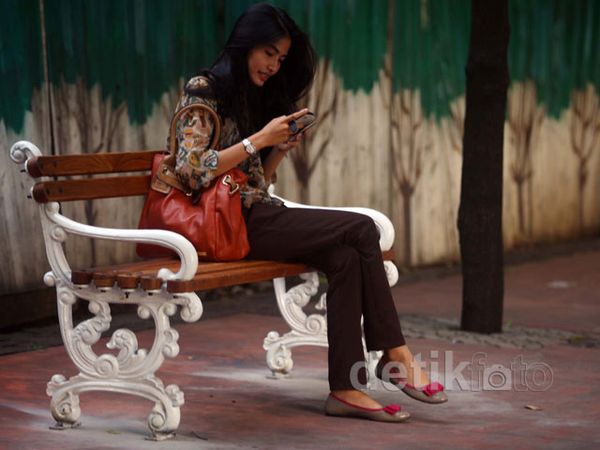 340 Bangku Taman Dipasang di Sudirman-Thamrin