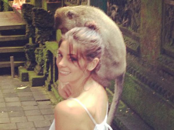 Vanessa Hudgens dan Ashley Greene di Bali