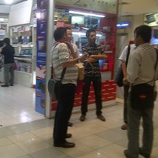 Bareskrim Mabes Polri Razia Software Ilegal di Mal BEC