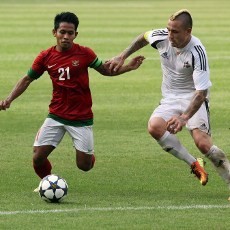 Radja Nainggolan dan Pemain Gaek Kalahkan Timnas U-23