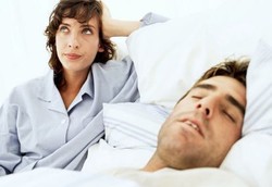 Pasangan Anda Tidur Mengorok? Lakukan Langkah Ini Agar Tak Terganggu