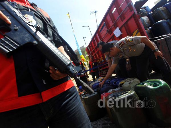 Polisi Ungkap Penimbunan Solar