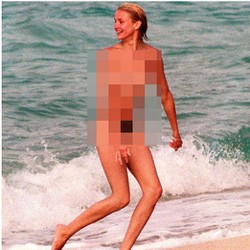 Para Selebriti Ini Topless di Tempat Umum (I)