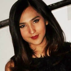 Jadi Wanita, Dena Rachman Nyaman dan Happy