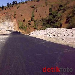 Jelang Lebaran, Kementerian PU Lakukan Pelebaran Jalan di Jawa