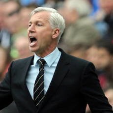 Pardew Putuskan Tetap di Newcastle Musim Depan