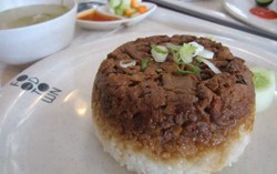 DJamur: Gurih, Manis, Empuk Nasi Tim Ayam Jamur