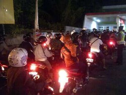 Jelang Kenaikan BBM, Ratusan Warga Yogyakarta Mengantre di Sejumlah SPBU