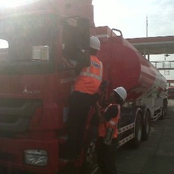 Jelang BBM Naik, Pertamina Impor Premium dan Solar 2,2 Juta Barel