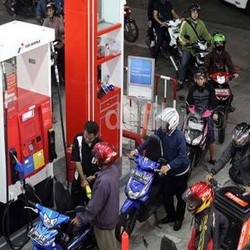 Kenaikan Harga BBM Diumumkan Pukul 22.00 WIB di Kantor Hatta Rajasa 