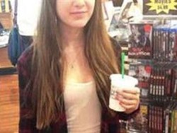 Berbelahan Dada Rendah, Turis ABG Dilecehkan Petugas Bandara