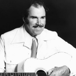 Penyanyi Country Slim Whitman Meninggal Dunia