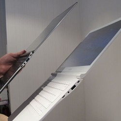 Samsung Lepas Dua Pembunuh MacBook Air