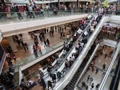 Toko Fashion Uniqlo Terbesar Dibuka Besok di Ciputra World