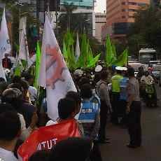 Buruh di Jatim Ancam Mogok dan Blokir Jalan Jika BBM Naik