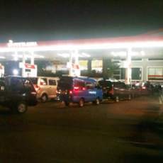 Jelang Harga BBM Naik, SPBU di Malang dan Batu Dipenuhi Antrean