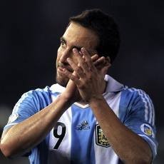 Higuain Dikabarkan Capai Kesepakatan dengan Arsenal