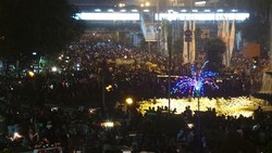 Jalan Kaki dari Thamrin ke HI, Jokowi Dikejar Warga yang Ingin Bersalaman