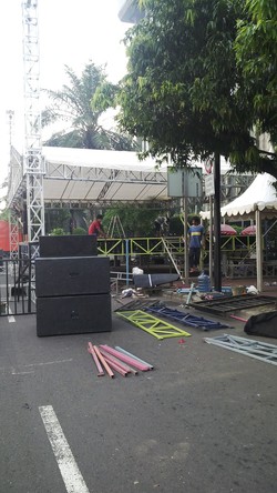 Sambut Malam Muda Mudi, Jl Thamrin Mulai Bersolek