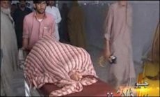 Duh! Aktris Muda Pakistan Disiram Air Keras Saat Tidur