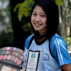 Tuna Rungu Siswi SMA Wakili Jatim Lomba Fashion di Medan