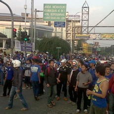 Bus Persib Belum Jelas ke Bandung, Bobotoh Masih Tutup Jalan Pasteur