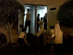 Bau Pesing Menyengat Akibat Air Toilet Bundaran HI Habis, Warga Pasrah