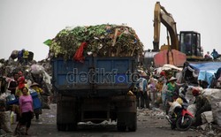 Pemprov DKI Akan Buat Sopir Truk Sampah Jadi Profesional